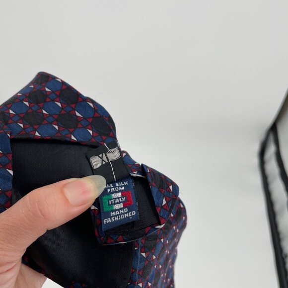 Vintage Valentino XL Mens Tie Pure Silk Geometric Italy Hand-Fashioned Luxury - Picture 6 of 7